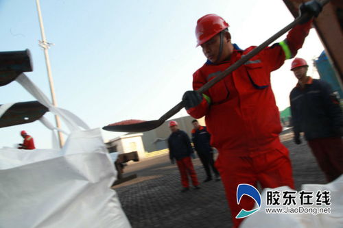 烟台港装卸队里的三道杠传奇